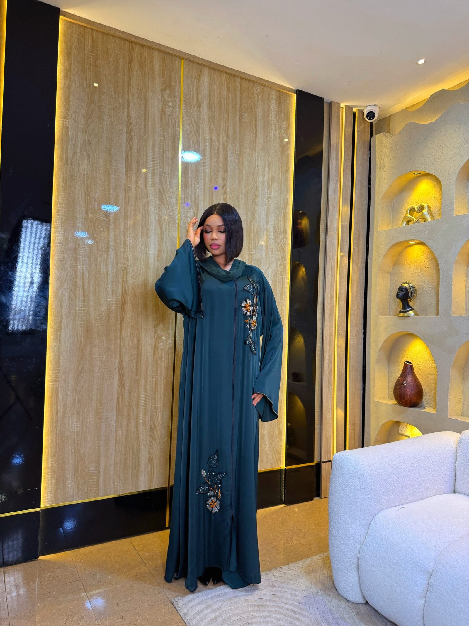 Elara Luxe Abay